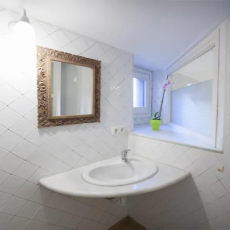 Stayingirona. Apartamento Cava